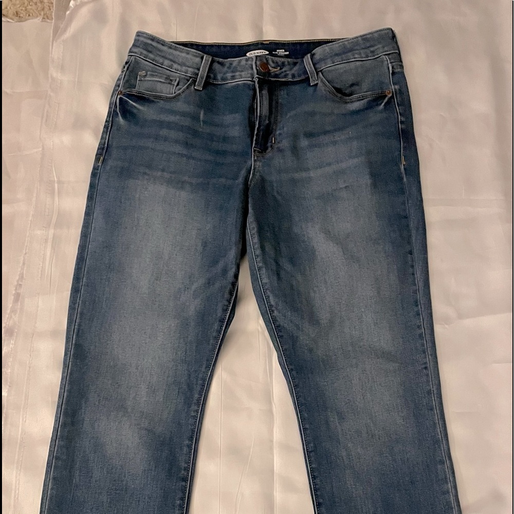 OLD NAVY size 10R light rinse Power Slim Straight mid/rise jeans. EUC